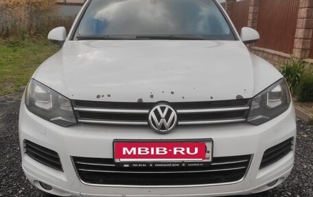 Volkswagen Touareg III, 2012 год, 1 600 000 рублей, 2 фотография