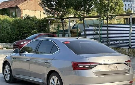 Skoda Superb III рестайлинг, 2021 год, 2 000 000 рублей, 5 фотография