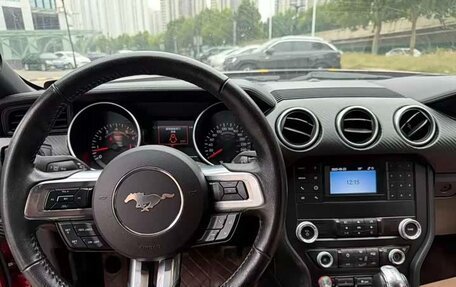 Ford Mustang VI рестайлинг, 2023 год, 2 780 000 рублей, 6 фотография