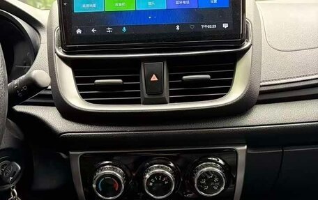 Toyota Yaris XP150 рестайлинг, 2021 год, 1 450 000 рублей, 10 фотография