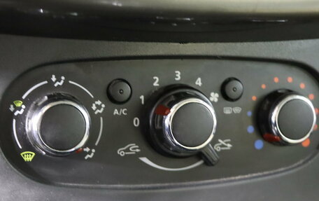 Renault Logan II, 2021 год, 929 990 рублей, 11 фотография