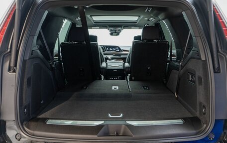 Cadillac Escalade V, 2021 год, 11 800 000 рублей, 17 фотография