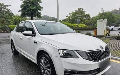 Skoda Octavia, 2021 год, 1 530 000 рублей, 3 фотография