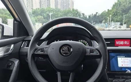 Skoda Octavia, 2021 год, 1 530 000 рублей, 8 фотография