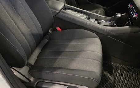 Mazda 6, 2021 год, 2 500 000 рублей, 23 фотография