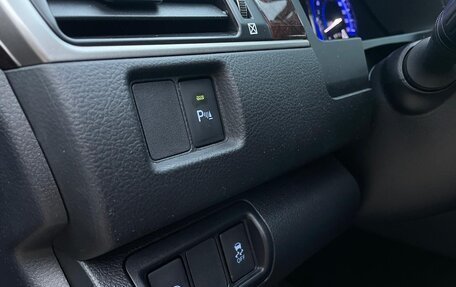 Toyota Camry, 2017 год, 1 990 000 рублей, 10 фотография