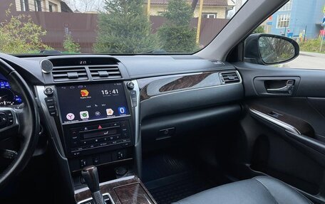 Toyota Camry, 2017 год, 1 990 000 рублей, 15 фотография