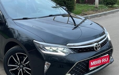 Toyota Camry, 2017 год, 1 990 000 рублей, 3 фотография