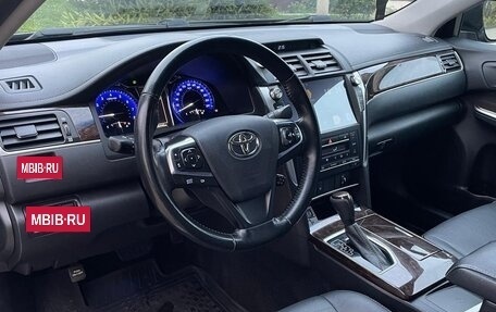 Toyota Camry, 2017 год, 1 990 000 рублей, 7 фотография