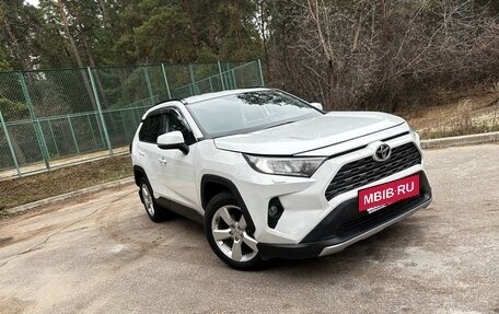 Toyota RAV4, 2021 год, 2 550 000 рублей, 3 фотография