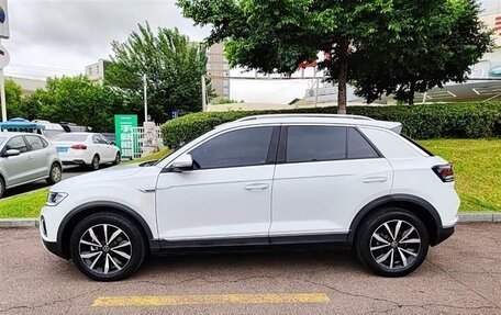 Volkswagen T-Roc I, 2022 год, 1 655 000 рублей, 3 фотография