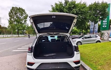 Volkswagen T-Roc I, 2022 год, 1 655 000 рублей, 6 фотография