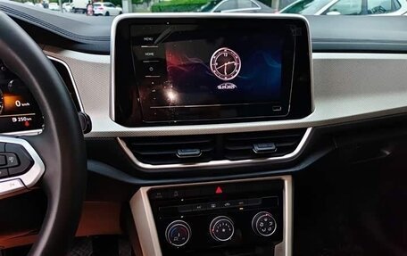 Volkswagen T-Roc I, 2022 год, 1 655 000 рублей, 8 фотография