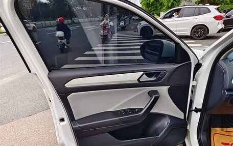 Volkswagen T-Roc I, 2022 год, 1 655 000 рублей, 10 фотография