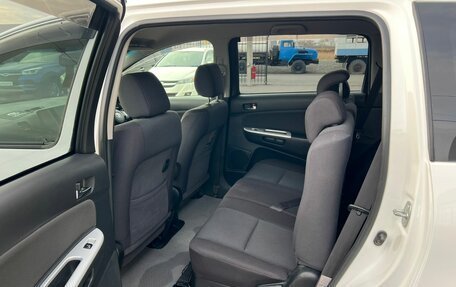 Toyota Wish II, 2003 год, 950 000 рублей, 16 фотография