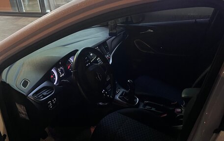 Opel Astra K, 2020 год, 1 450 000 рублей, 8 фотография