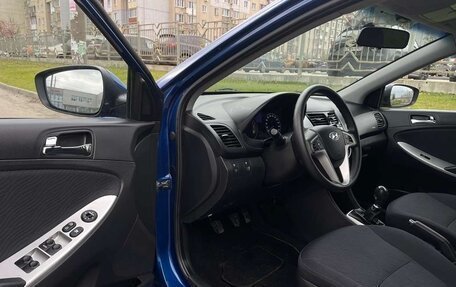 Hyundai Solaris II рестайлинг, 2012 год, 800 000 рублей, 7 фотография