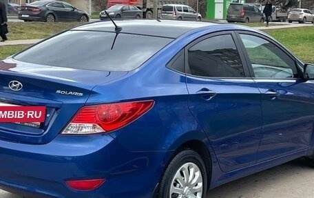 Hyundai Solaris II рестайлинг, 2012 год, 800 000 рублей, 6 фотография