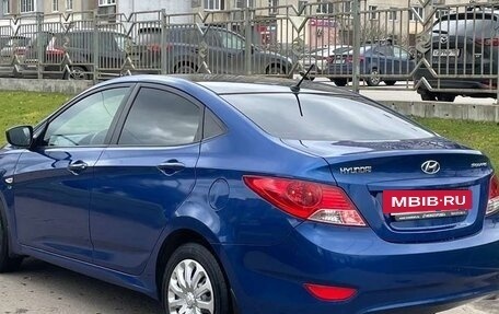 Hyundai Solaris II рестайлинг, 2012 год, 800 000 рублей, 4 фотография