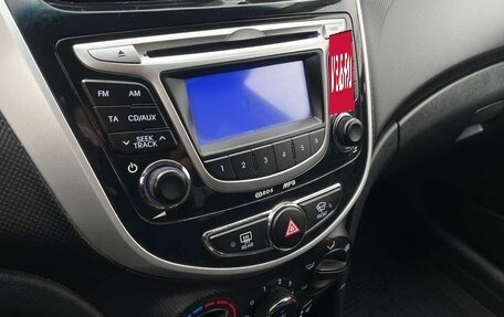 Hyundai Solaris II рестайлинг, 2012 год, 800 000 рублей, 17 фотография