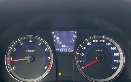 Hyundai Solaris II рестайлинг, 2011 год, 747 000 рублей, 3 фотография