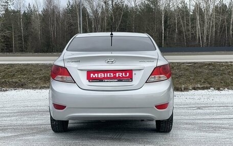 Hyundai Solaris II рестайлинг, 2011 год, 747 000 рублей, 28 фотография