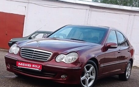 Mercedes-Benz C-Класс, 2004 год, 849 000 рублей, 4 фотография