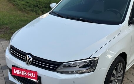 Volkswagen Jetta VI, 2012 год, 970 000 рублей, 2 фотография