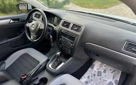 Volkswagen Jetta VI, 2012 год, 970 000 рублей, 8 фотография