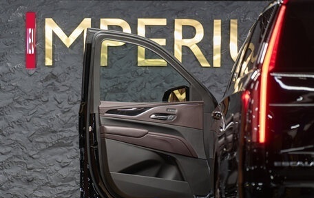 Cadillac Escalade V, 2022 год, 12 890 000 рублей, 22 фотография