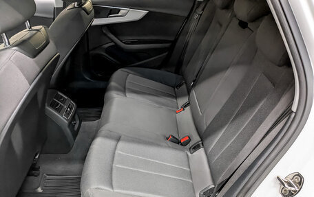 Audi A4, 2019 год, 2 950 000 рублей, 12 фотография