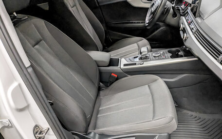 Audi A4, 2019 год, 2 950 000 рублей, 21 фотография