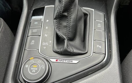 Volkswagen Tiguan II, 2016 год, 1 980 000 рублей, 11 фотография