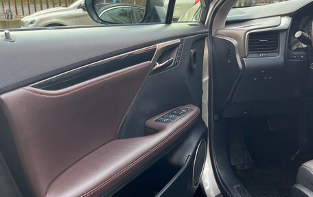 Lexus RX IV рестайлинг, 2017 год, 3 850 000 рублей, 12 фотография