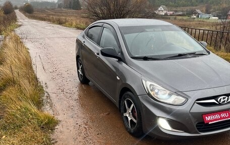 Hyundai Solaris II рестайлинг, 2011 год, 635 000 рублей, 6 фотография