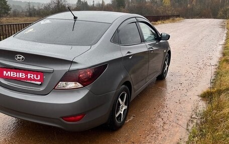 Hyundai Solaris II рестайлинг, 2011 год, 635 000 рублей, 2 фотография
