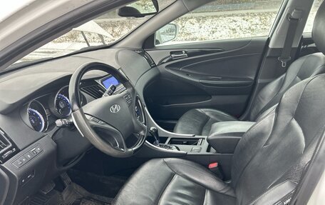 Hyundai Sonata VI, 2012 год, 990 000 рублей, 4 фотография