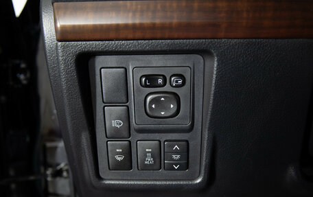 Toyota Land Cruiser Prado 150 рестайлинг 2, 2013 год, 2 990 000 рублей, 20 фотография