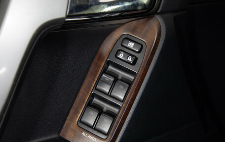 Toyota Land Cruiser Prado 150 рестайлинг 2, 2013 год, 2 990 000 рублей, 21 фотография