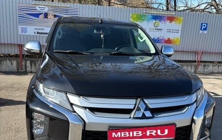 Mitsubishi L200 IV рестайлинг, 2021 год, 3 650 000 рублей, 11 фотография