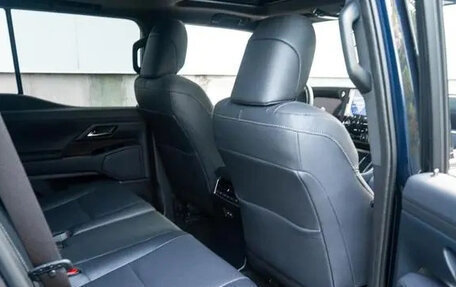 Lexus GX, 2024 год, 13 300 000 рублей, 17 фотография