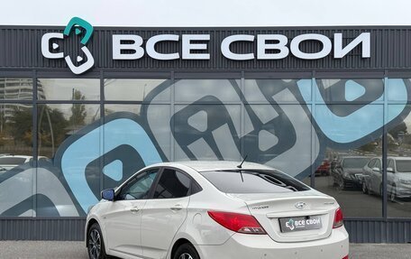 Hyundai Solaris II рестайлинг, 2015 год, 819 000 рублей, 3 фотография