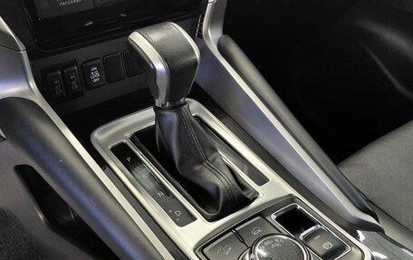 Mitsubishi Pajero Sport III рестайлинг, 2018 год, 2 385 000 рублей, 12 фотография