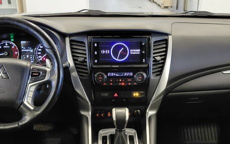 Mitsubishi Pajero Sport III рестайлинг, 2018 год, 2 385 000 рублей, 13 фотография