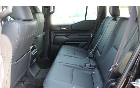 Toyota Land Cruiser Prado, 2024 год, 8 995 000 рублей, 4 фотография