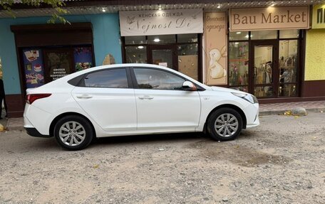 Hyundai Solaris II рестайлинг, 2020 год, 1 349 999 рублей, 2 фотография