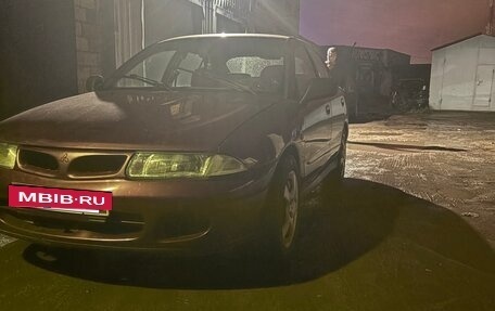 Mitsubishi Carisma I, 1997 год, 330 000 рублей, 2 фотография