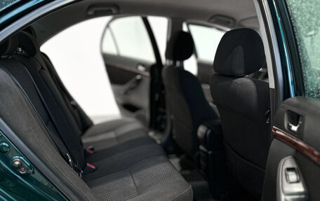 Toyota Avensis III рестайлинг, 2005 год, 592 000 рублей, 11 фотография