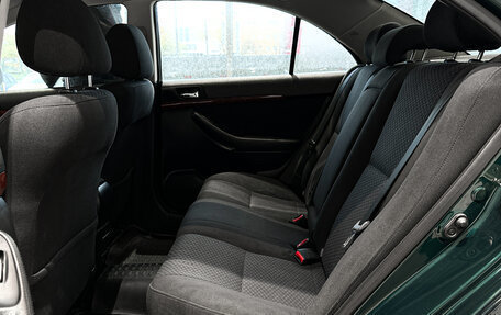 Toyota Avensis III рестайлинг, 2005 год, 592 000 рублей, 13 фотография