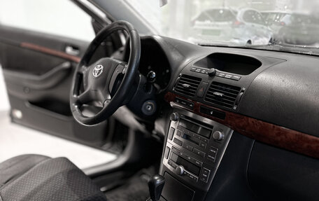 Toyota Avensis III рестайлинг, 2005 год, 592 000 рублей, 9 фотография